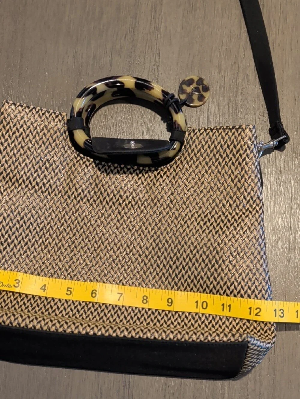 Vintage Marlo Woven Black and Cream Tote with Tortoise Accent Handle - Picture 13 of 14